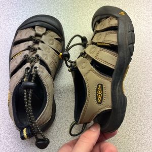 Keens Water Shoes Hiking Adjustable strap